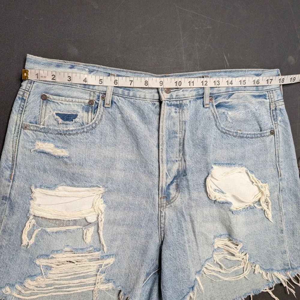 American Eagle 90s Boyfriend Shorts Ripped‎ Thrashed Distressed Denim Womens 14